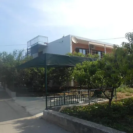 Luka - Pet Friendly Apartment